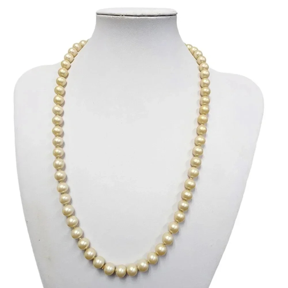 Vintage Single Strand Beaded Faux Pearl Necklace Spiral Silver Closer 22 Inch